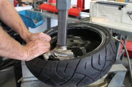 worb5 tire Service Vespa Lambretta